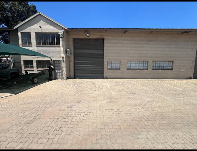 275M² WAREHOUSE TO LET IN KYA SANDS